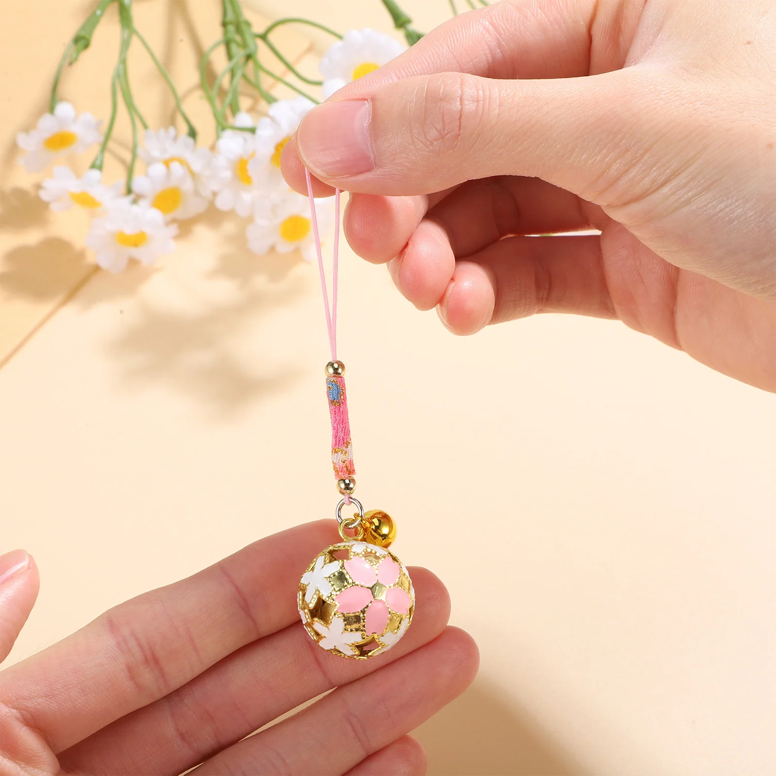 

Cherry Blossom Bell Ornament Sakura Hanging Pendant Phone Charms Strap Chain Bells Bag Decorative Charm Backpack Pendant Lovely