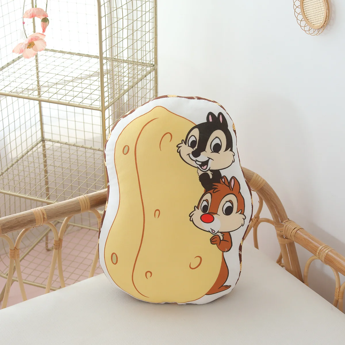 Disney Chip and Dale rzuć poduszka miękka przytulanka podwójna z jednostronnym nadrukiem poduszka pod plecy piękne wiewiórki pluszowe zabawki Home Decor