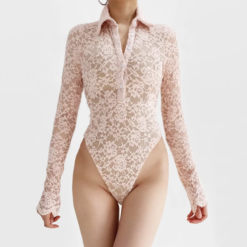 Damskie body z koronką, z długim rękawem, zapinane na częściowe guziki i z kołnierzykiem.