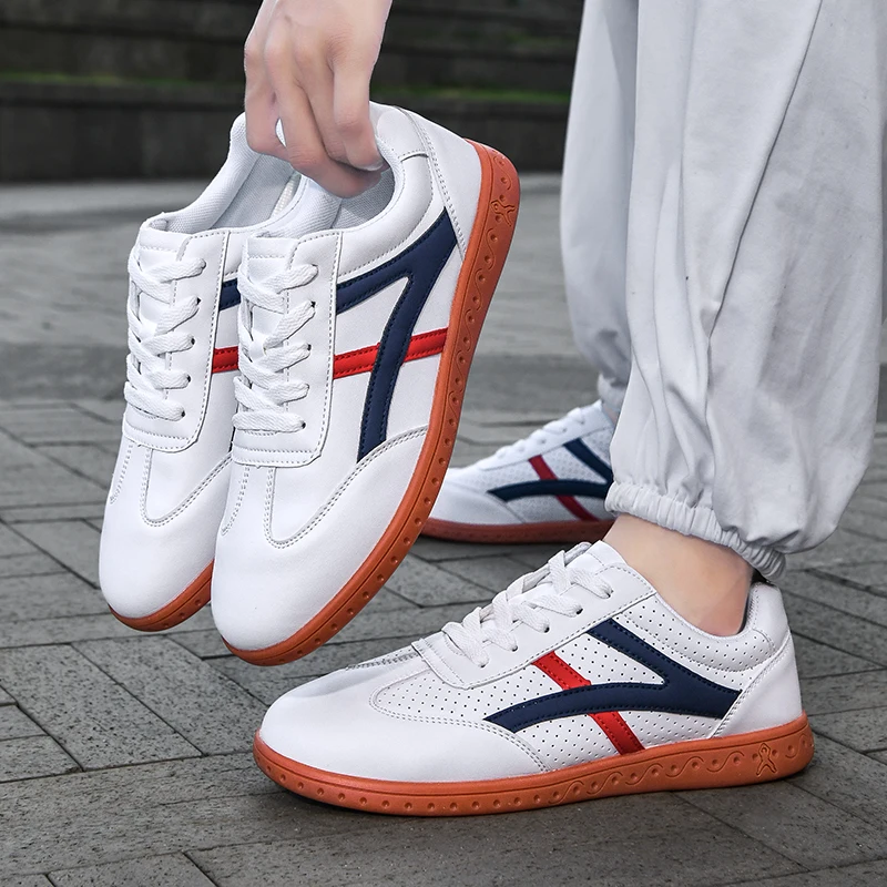 熱テコンドーシューズ男性女性カンフーシューズ武術太極拳空手武道毛皮内側フィットネス & ボディビルスニーカー 828