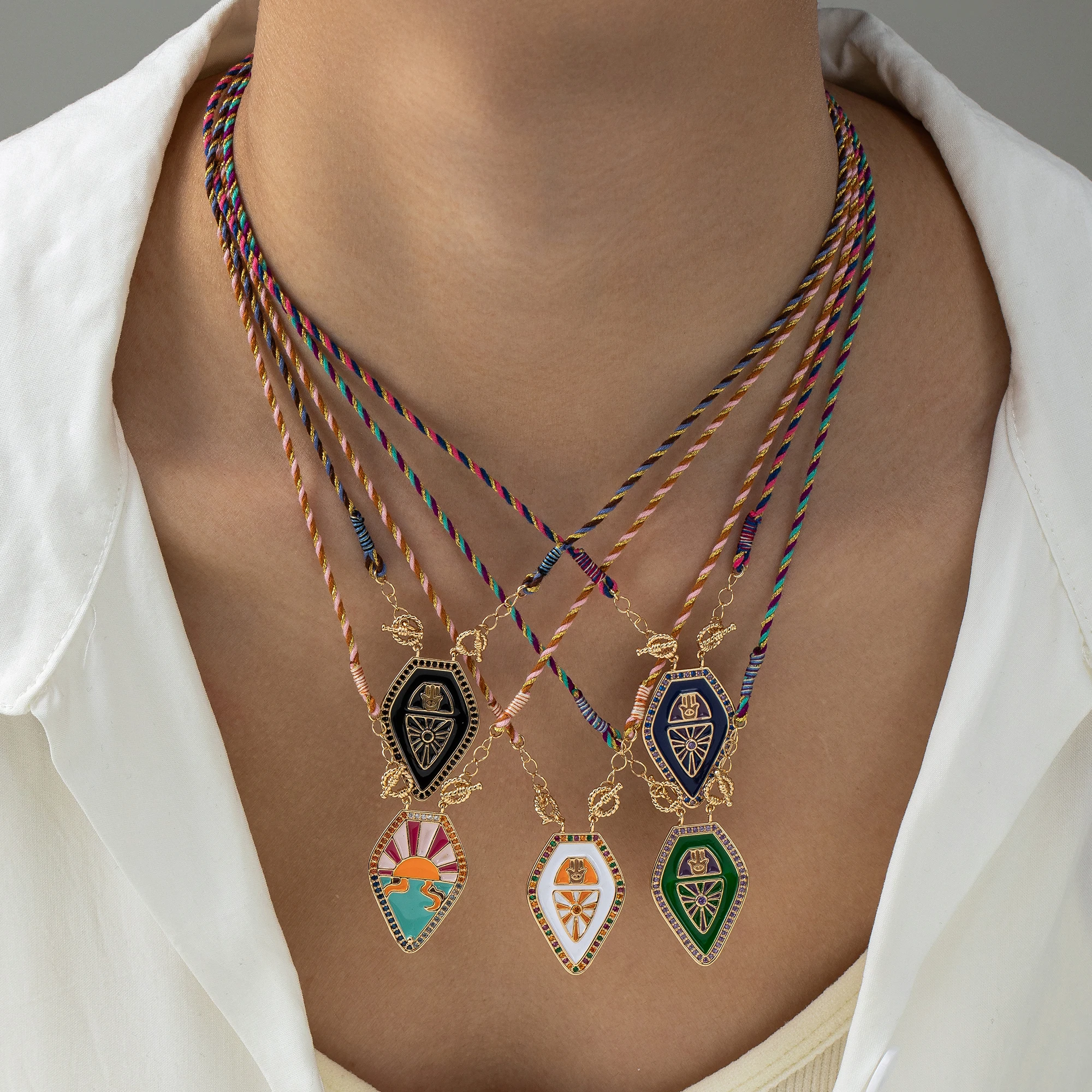 

Bohemian style 18K gold-plated pendant, colorful necklace, fashionable jewelry for fashion enthusiasts suitable for daily wear