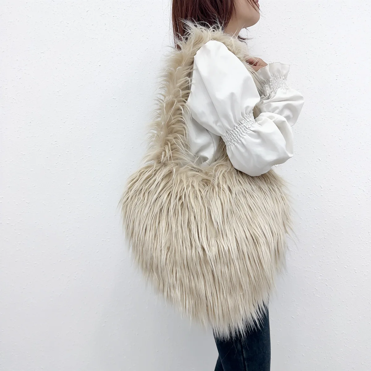 Custom Handbags Bags Zippered Tote bag Faux Fur Winter Women\'s Handbag Cute Plush Women\'s Heart-Shaped Bag