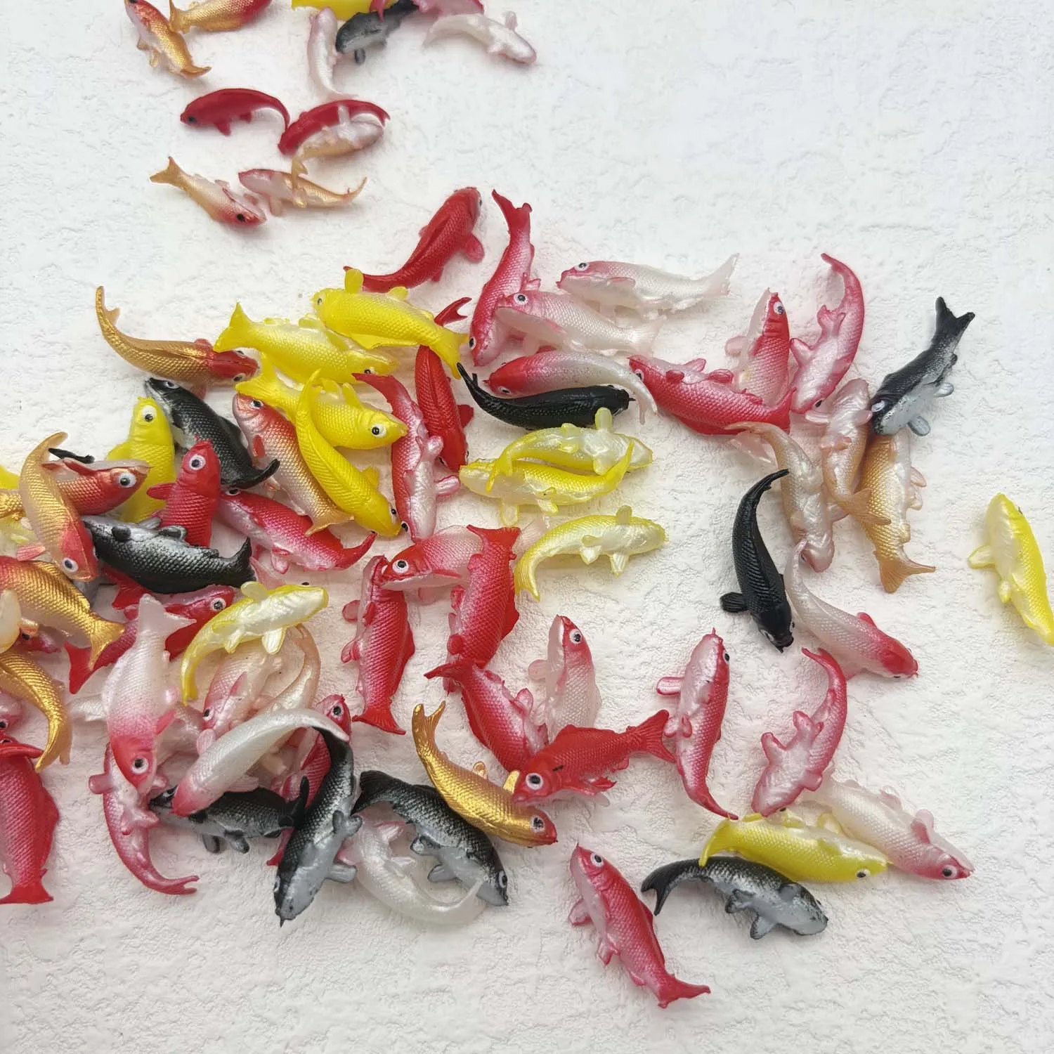 Random 5Pcs/Set Soft PVC Goldfishes Models Epoxy Filling Material Crystal Ocean Resin 3D Mini Fish Modeling Filler Mini Craft