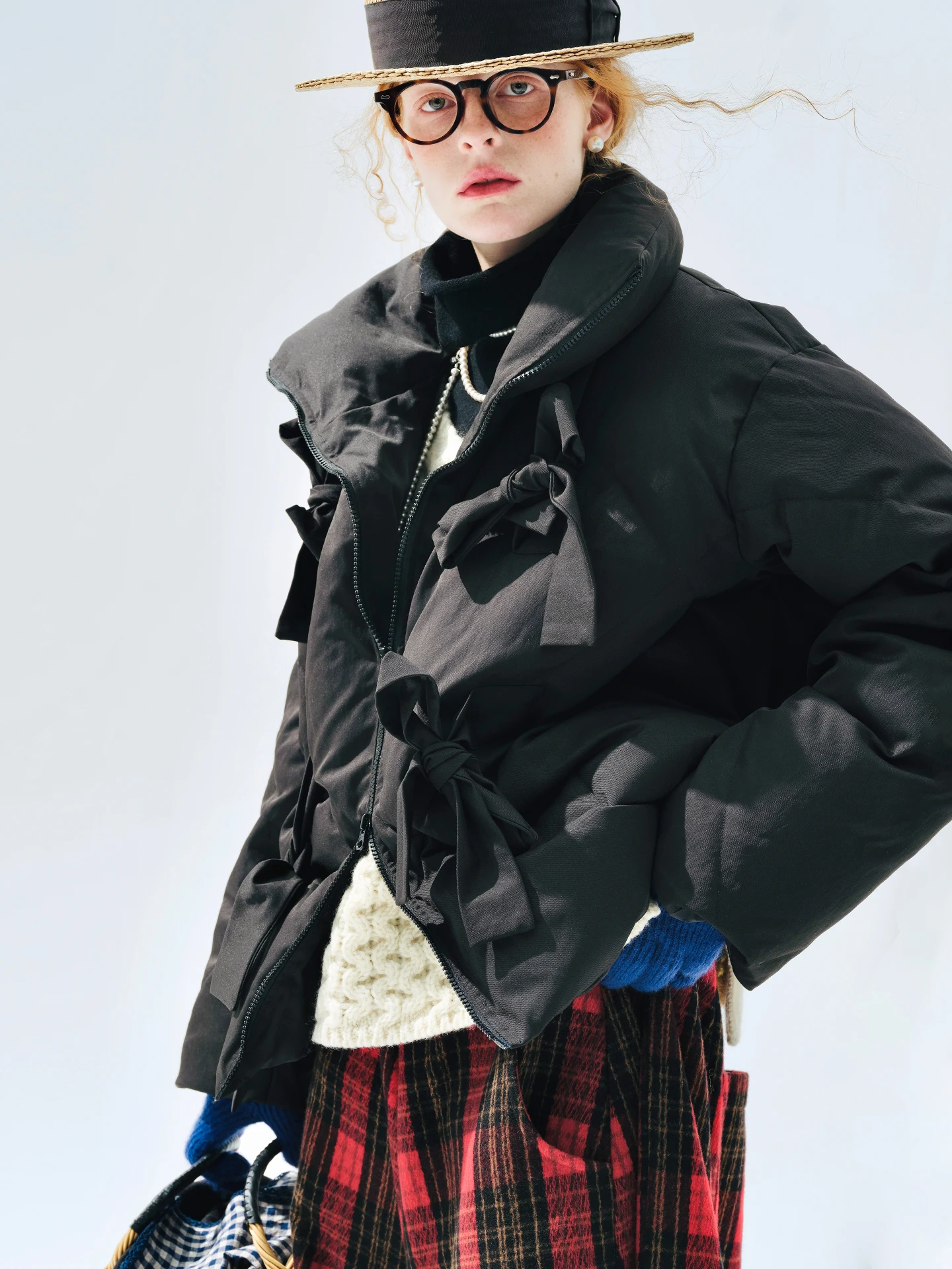 سترة قصيرة للأسفل imakokoni 2025 معطف نسائي شتوي على الطراز الياباني بفيونكة سوداء سميكة 255294