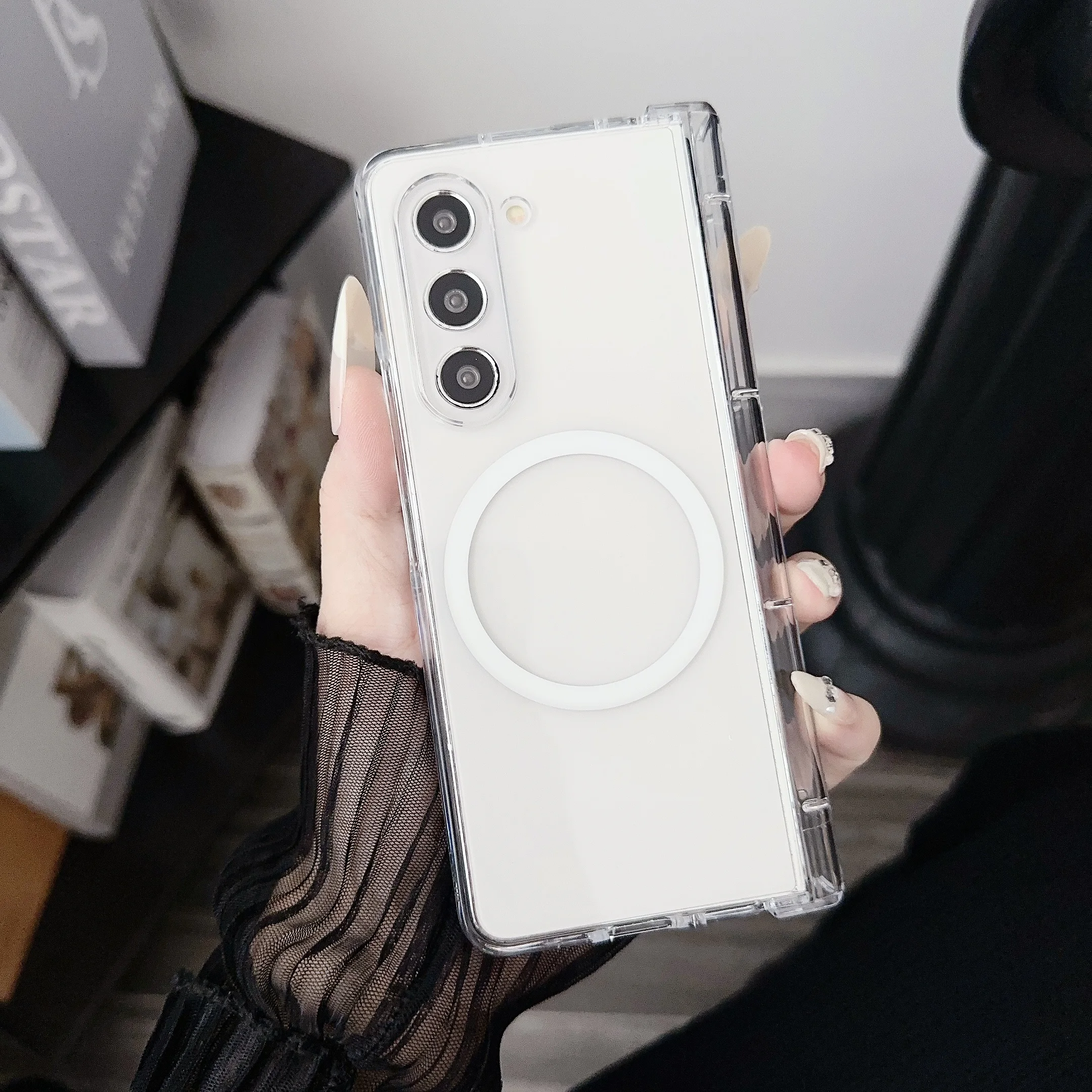 Magnetische Kabellose Ladehülle Transparent für Samsung Galaxy Z Fold 8 Ultra 7 6 5 4 3 Fold6 Fold5 mit Scharnierschutz – Detail 4
