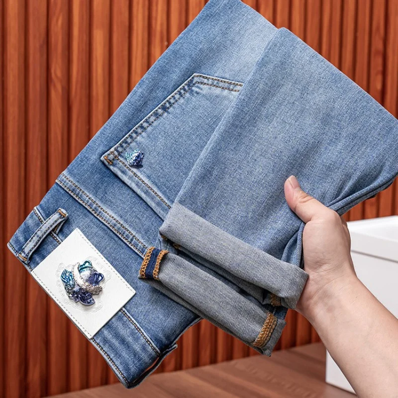 Jeans pria, celana jins kelas atas ringan mewah dan sederhana, pakaian kasual serbaguna pria Slim Fit 2024