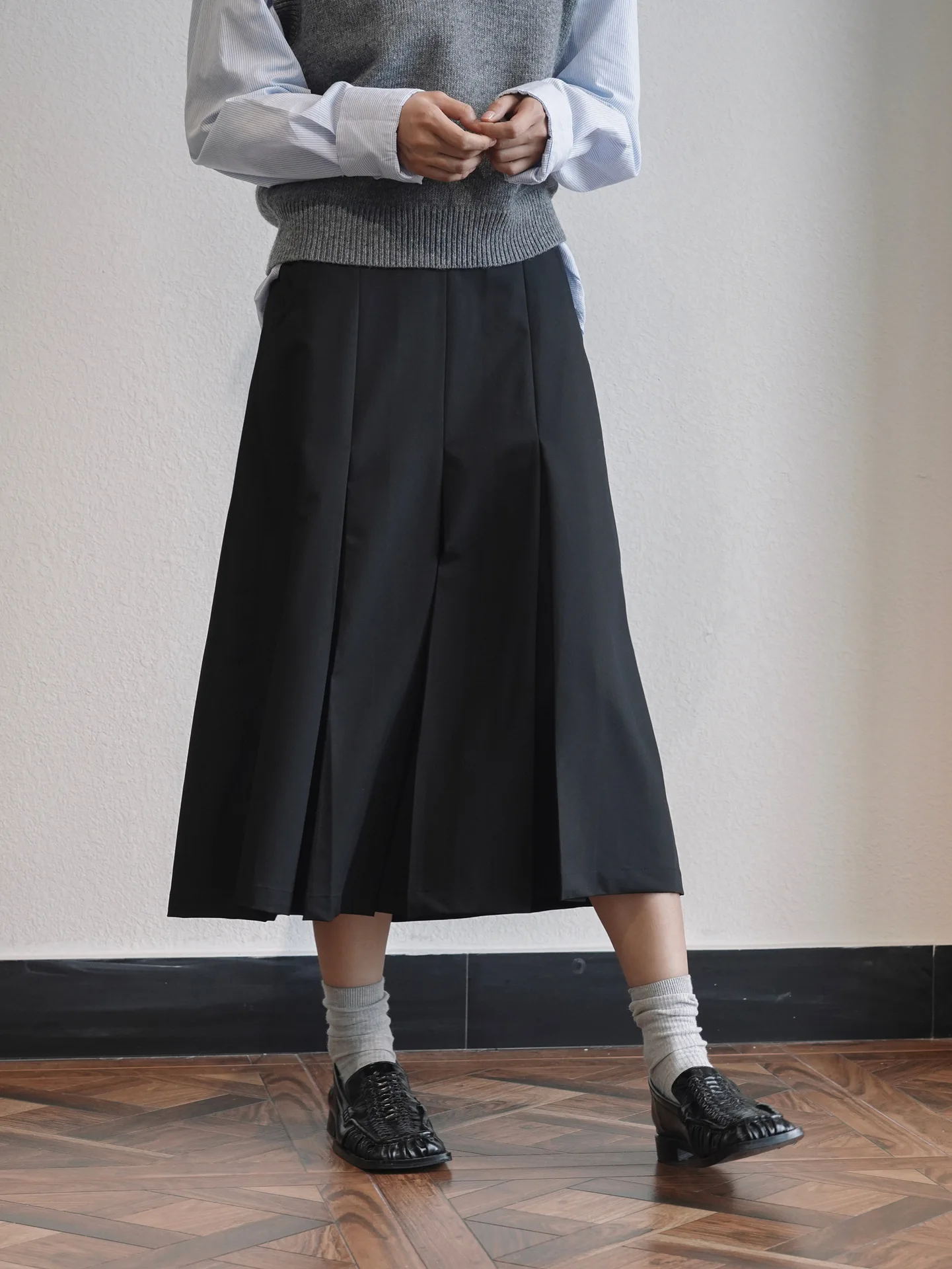 Autumn and winter women's casual solid color high waisted loose fitting skirt