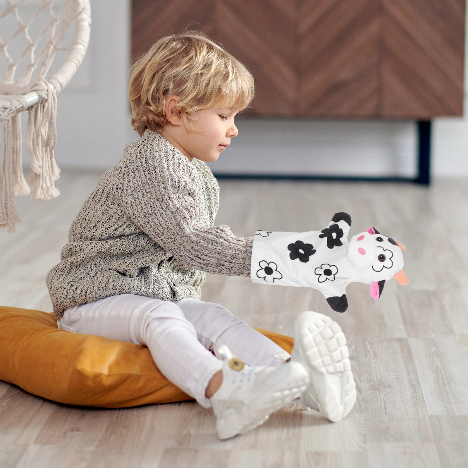 

Hand Puppet Farm Animals Realistic Cow Shape Gentle Fabric for Kids Imaginative Play Role Playing Early Education Home School