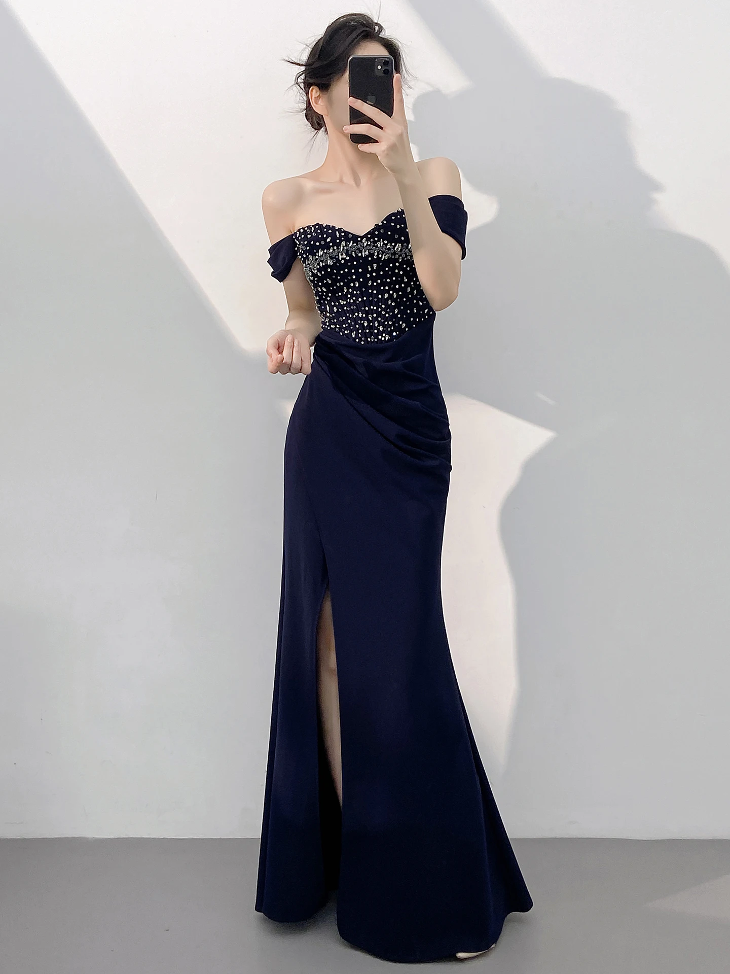 

Olive een One-oulder Evening Gown Women's 2025 New High-End Ele Lady High-End Banquet Tailored Dr Vanfen