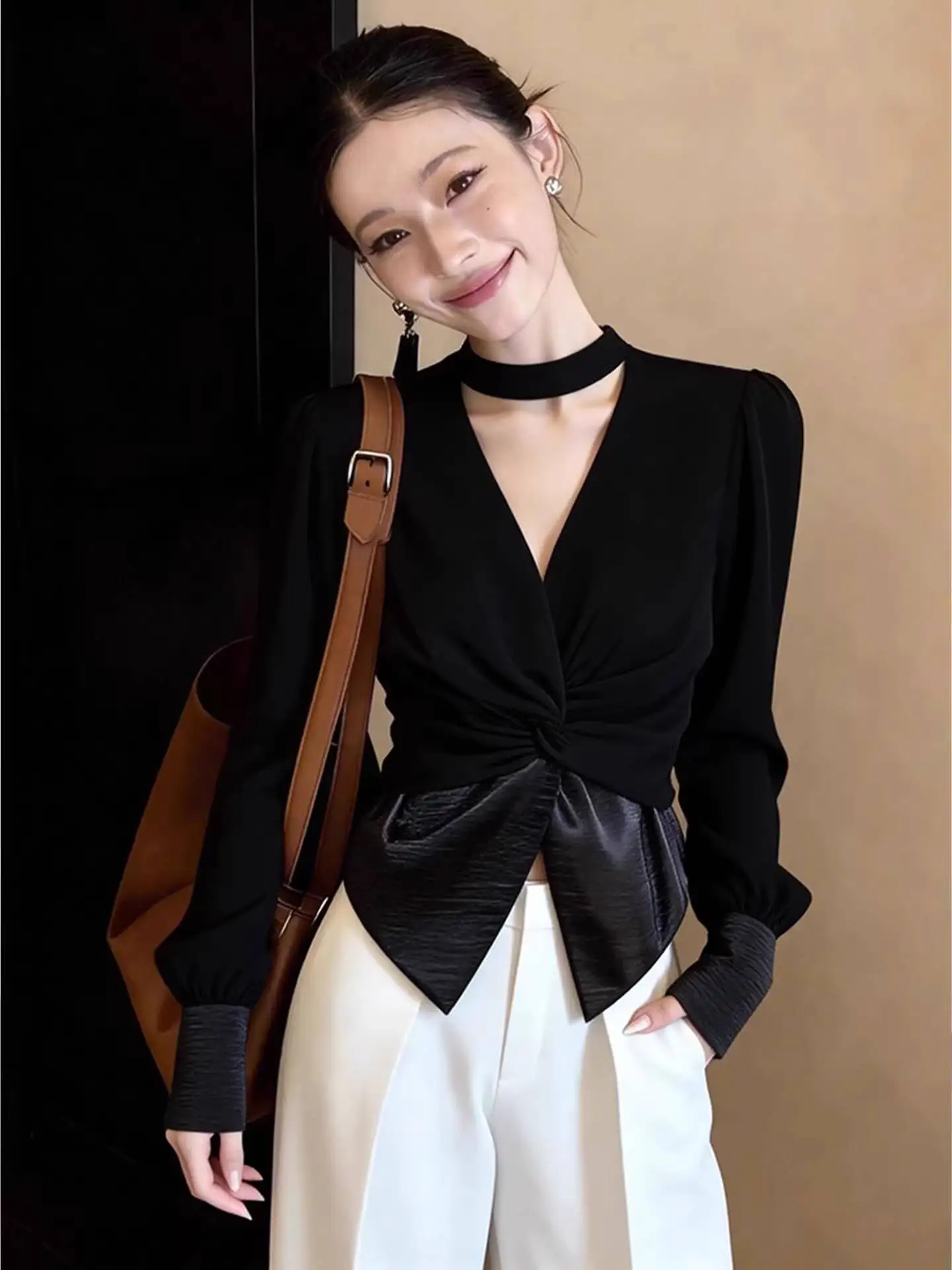 

2026 Early Spring Women's New Trendy Fashionable Versatile Stylish Black Shirt V Neck Waist Cinching Cardigan