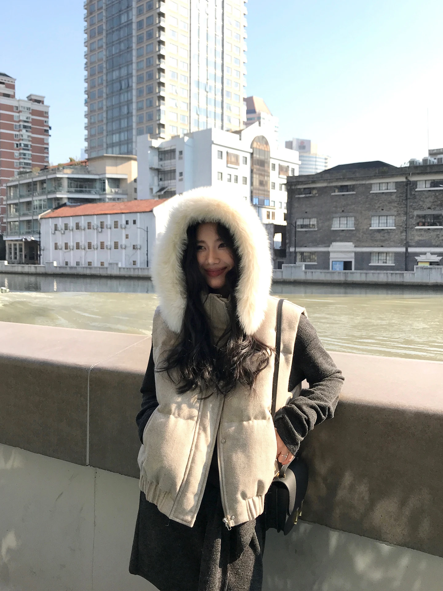 

Новая женская пуховая жилетка National Stand DaqianwithU с 90% белым пухом, воротником из шерсти и застежкой-молнией, повседневная, без рукавов