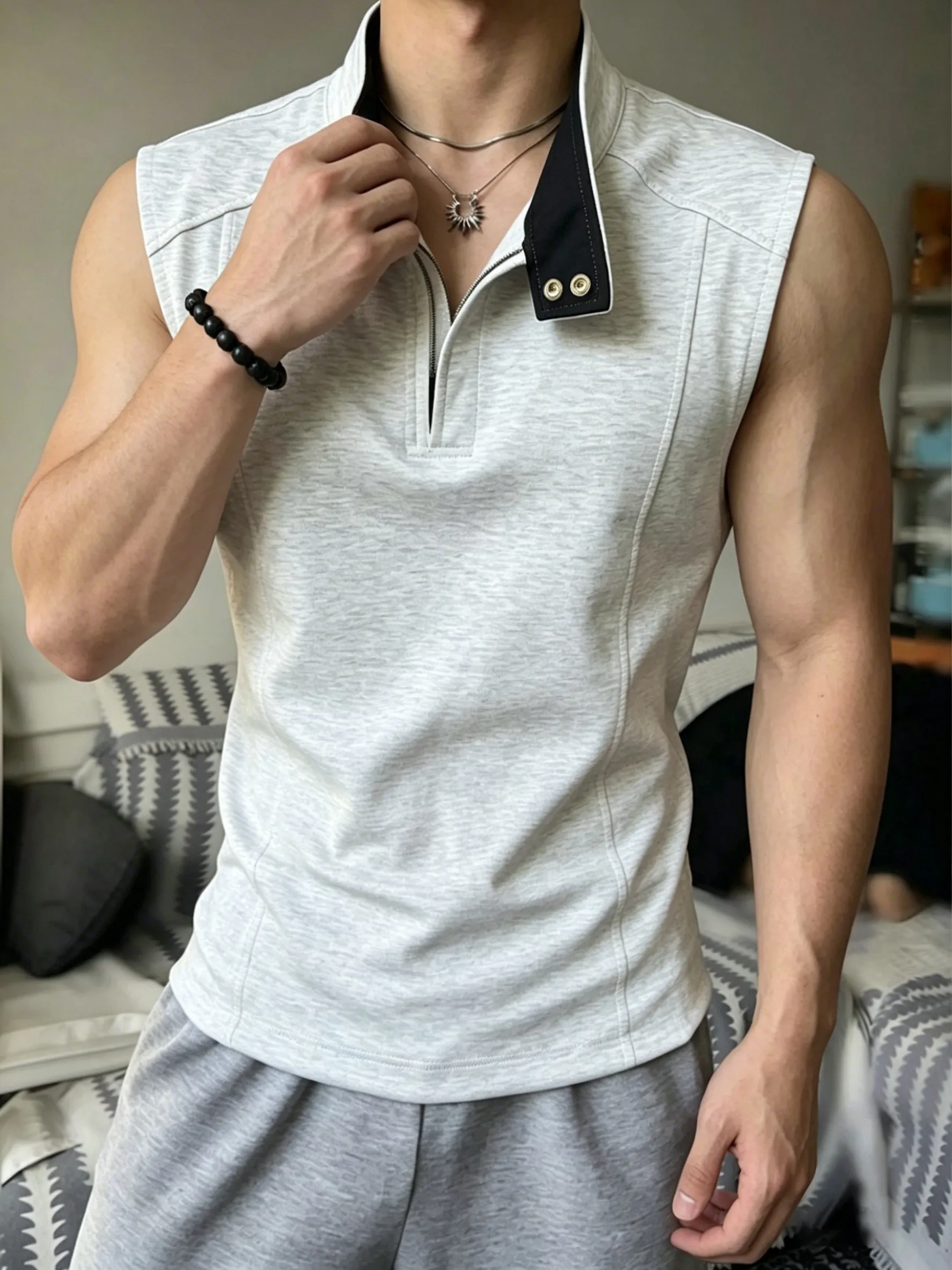 Gray Sleeveless Deconstructed Patchwork Vest Half Zipper Stand Collar Fitness Sporty Design Shoulder Bared for Young Men