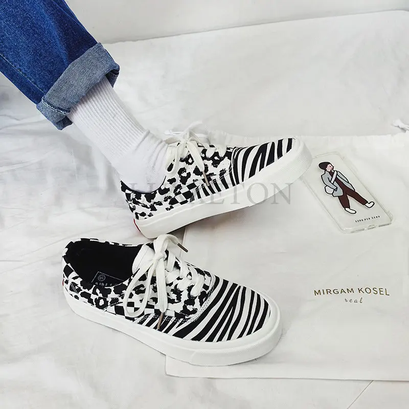 Classics Canvas Shoes Women Sneakers Fashion Zebra Pattern Mixed Casual Shoes Woman Low-cut Ladies Four Seasons Shoes