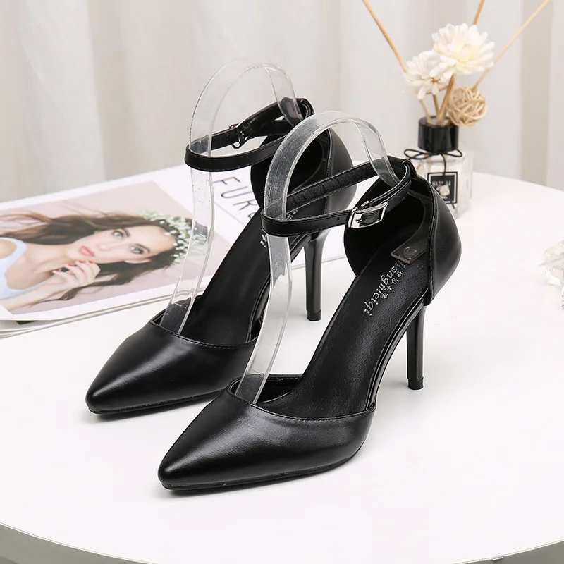 

2026 new model, low-top thin-heeled banquet, white and black PU solid color pointed head, single high-heeled shoes.
