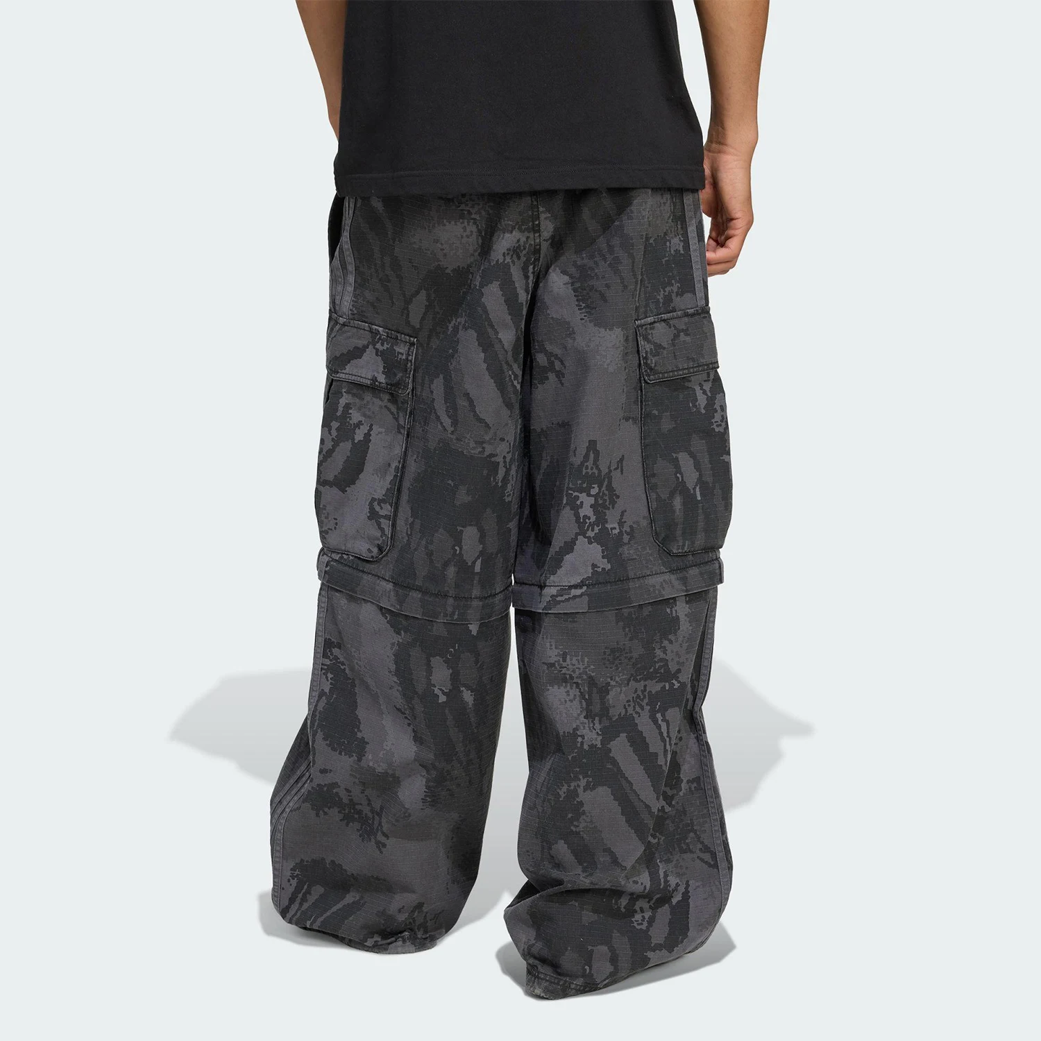 Adidas Originals Men's Loose Detachable Cargo Pants KD2253