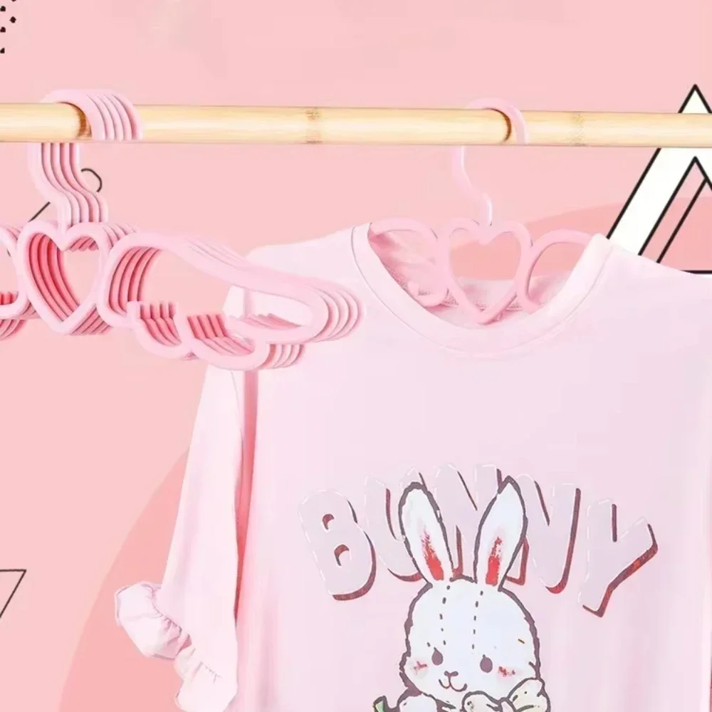 Рисунок 2 - бесшовная вешалка в форме ангела