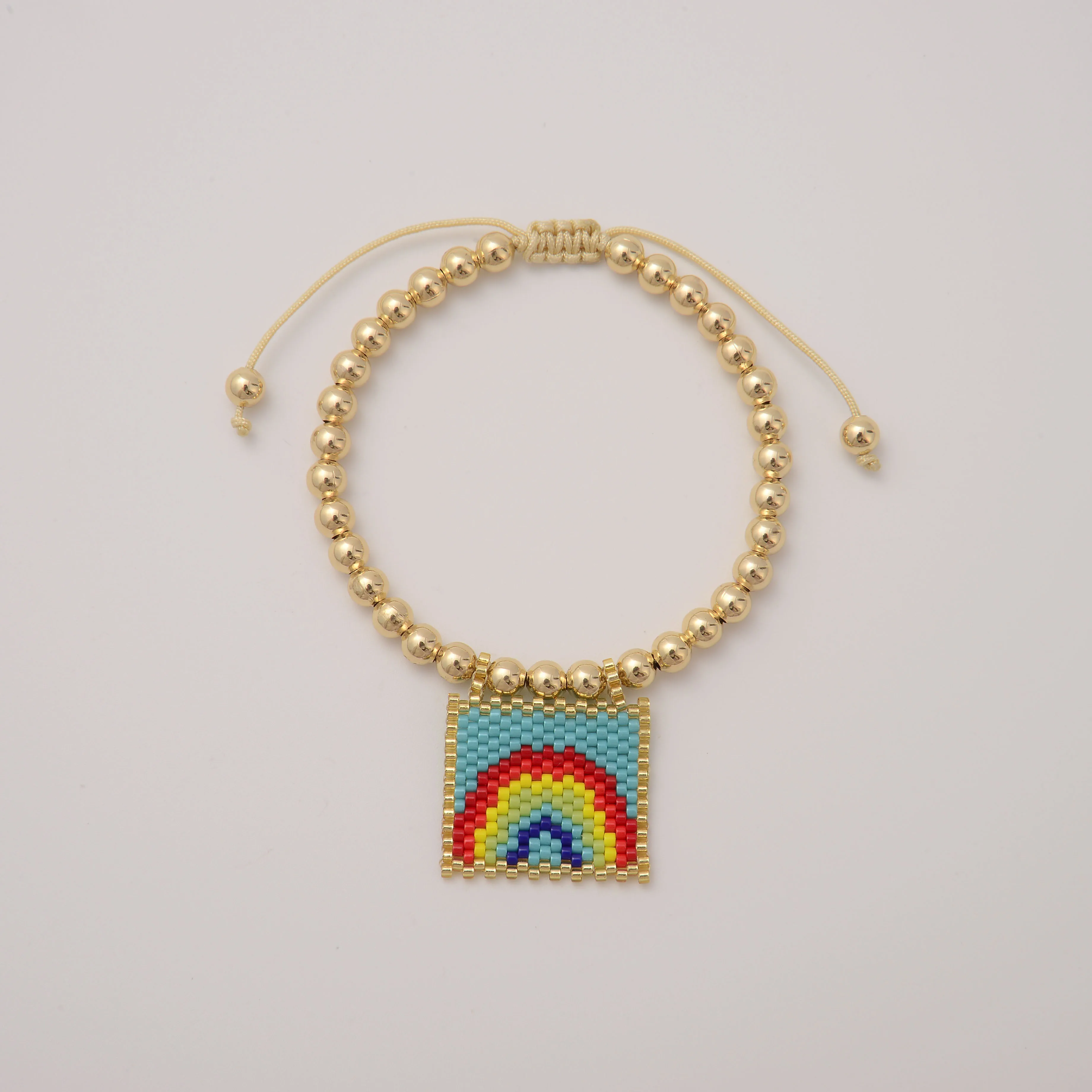 Браслет из бисера Миюки ручной работы с подвеской в виде сердца — в форме узоров улыбки и красивых радуг, красный или черный