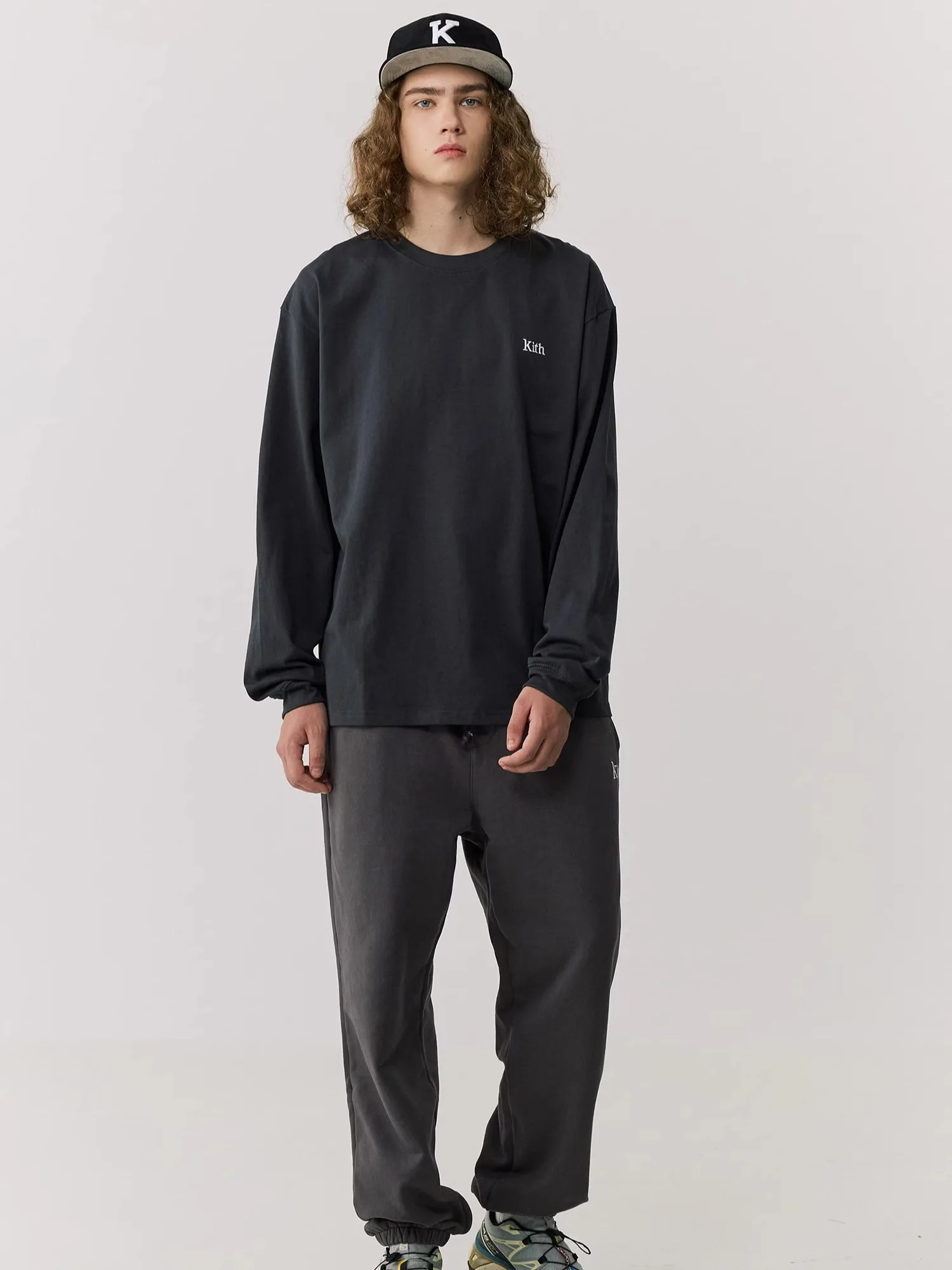 

Kith классическая вышитая логотип Long Sve свободная круглая футболка Ne для мужчин и женщин пара модная простая футболка с воротником хлопковая повседневная футболка