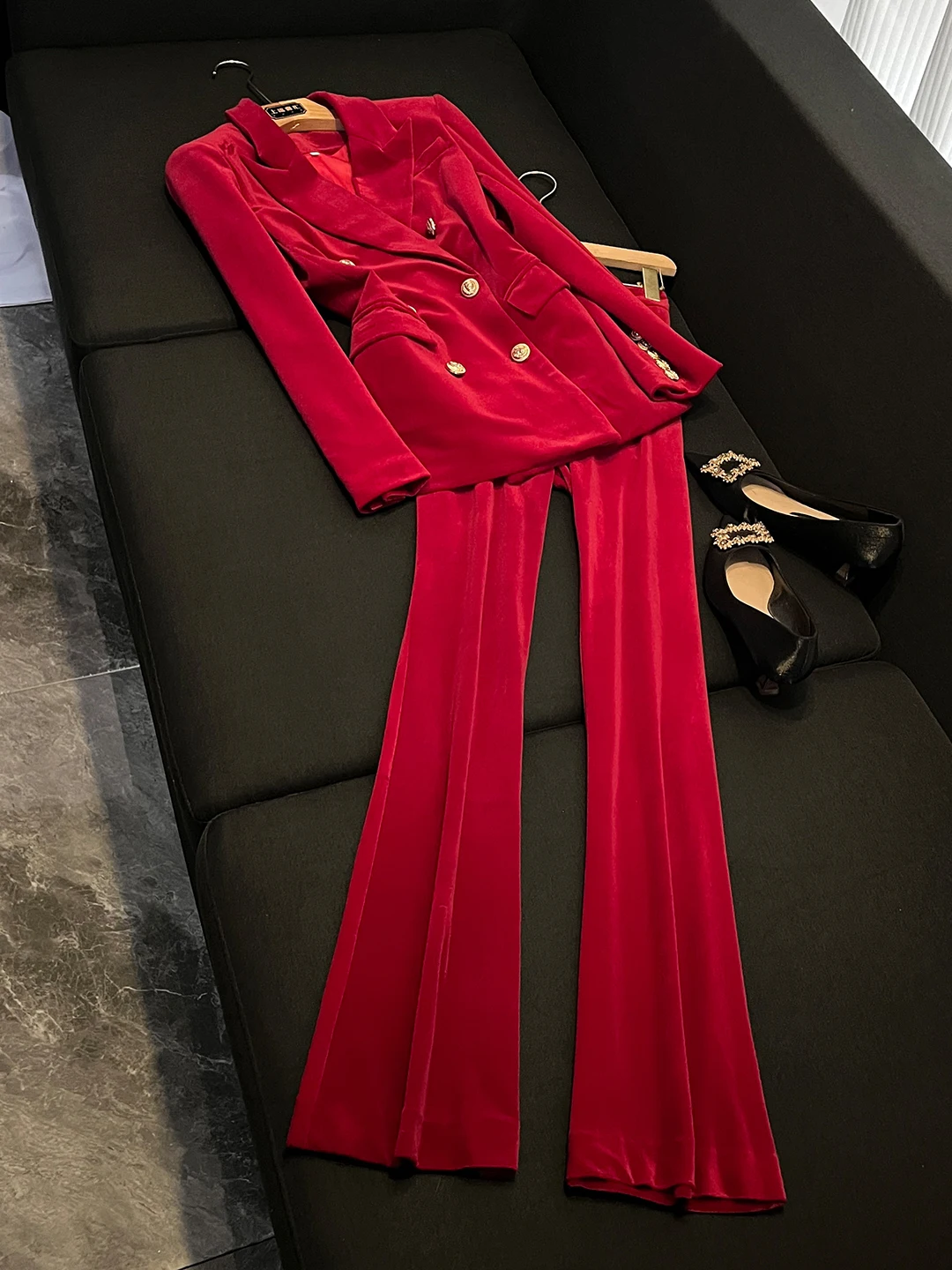 

Red Velvet Double-Breasted Suit Set with Flared Pants Profional OL Two-Piece Formal Women's Clothing Winter 2025 China Made