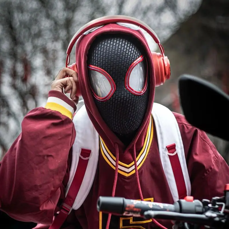

1:1 Miles Morales Mask with Movable Eyes Mascara Electric Gwen Spider-Man Helmet Ring Control Halloween Cosplay Mask Toy Gift