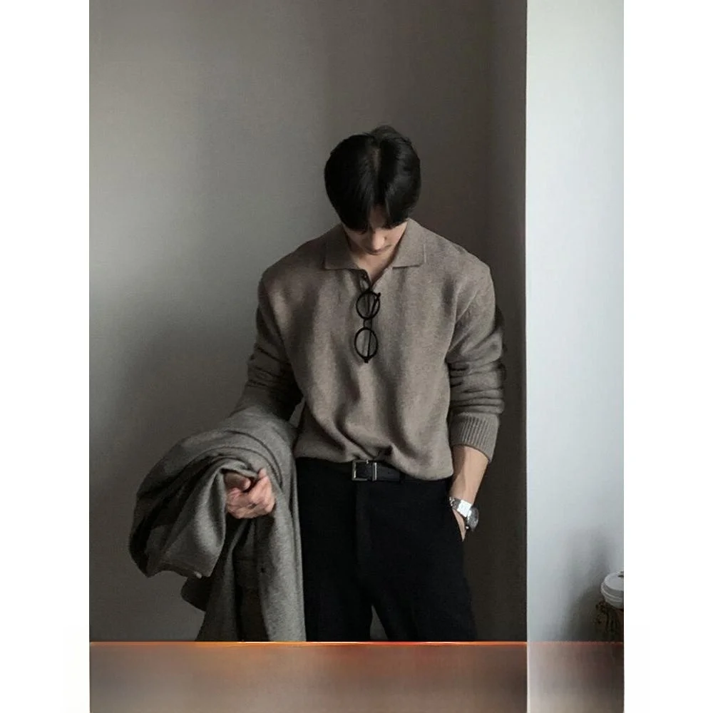 トレンディなポロ襟ニットセーター、ゆったりフィット、柔らかいポリエステル繊維、秋のカジュアルウェア、快適なメンズファッション（東大門より）