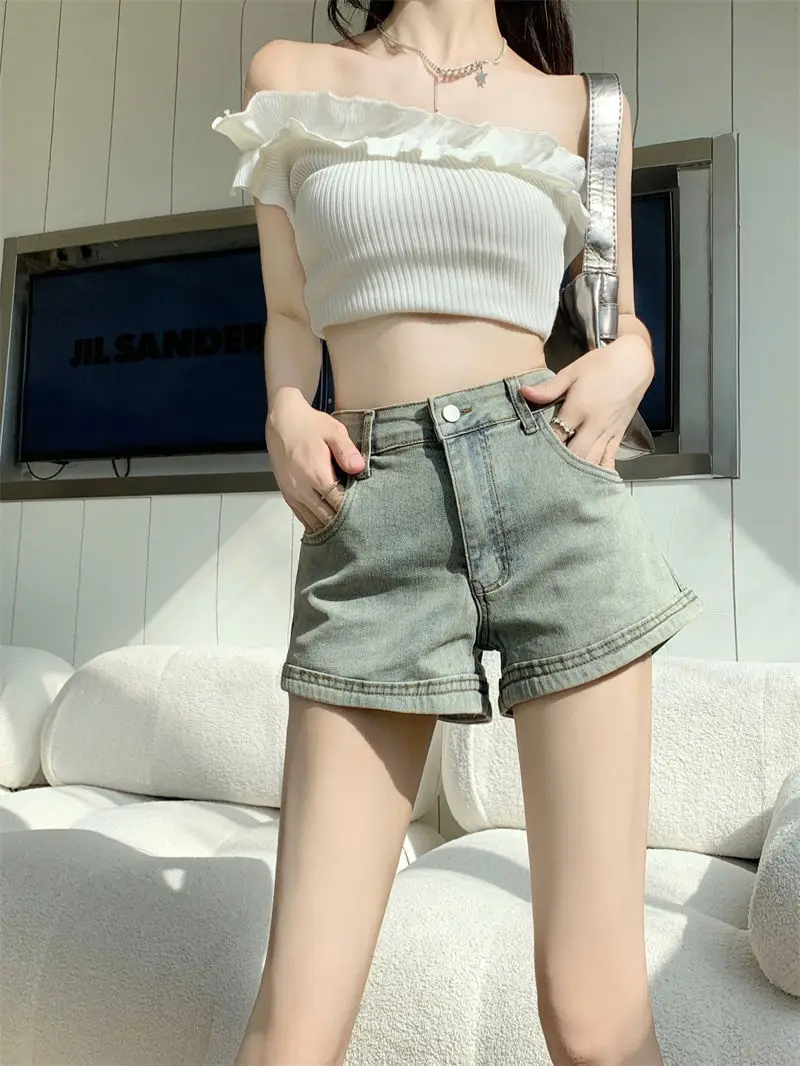 American Retro Straight Leg Denim Shorts Slim Fit for Women with a Nostalgic and Versatile Design Hot Pants for Summer Outerwear