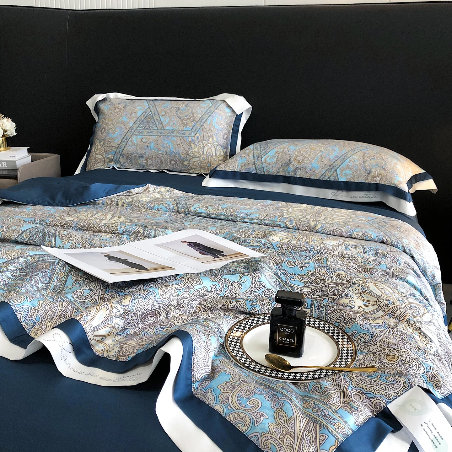 Vintage Paisley Print Lyocell Summer Quilt Set, Soft Silky Cooling Luxury Bedding Set with Pillowcases, 4Pcs Queen King Size