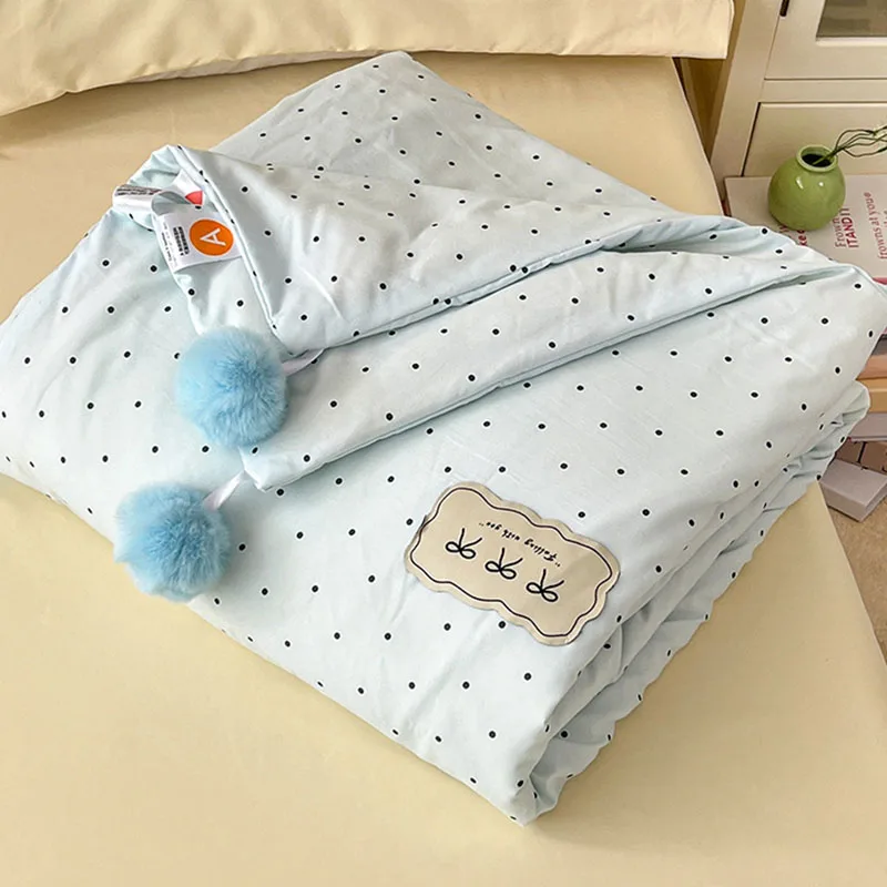 Ins Style Polka-Dot Printed Quilt with Fur Balls Skin-Friendly Korean Air Condition Thin Blanket Summer Breathable Bow Comforter