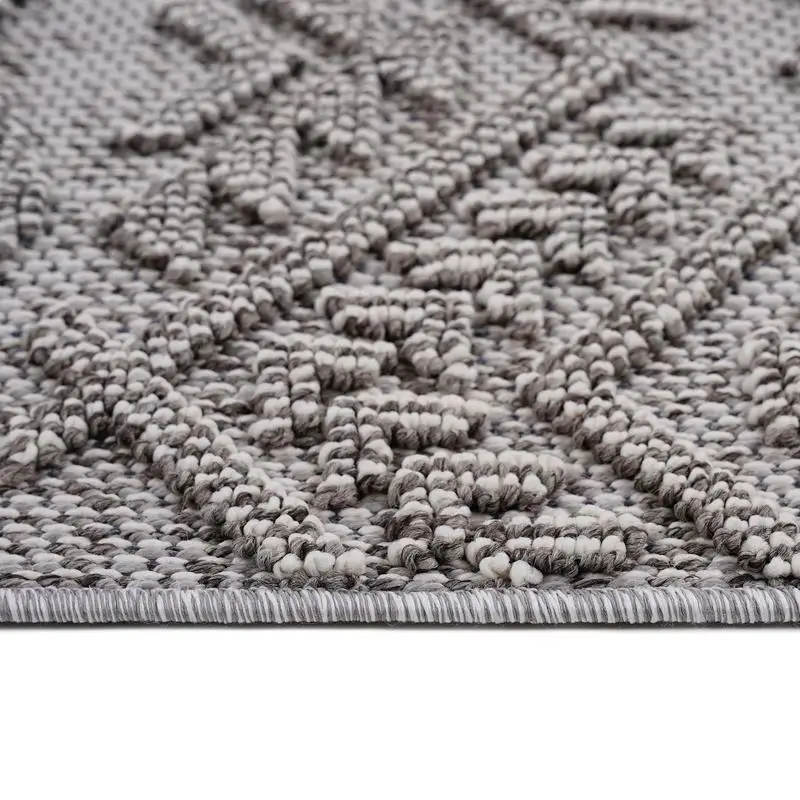 سجادة منطقة داخلية وخارجية تقليدية باللون الأبيض مقاس 5 × 7 من مجموعة LOOM & LUXE