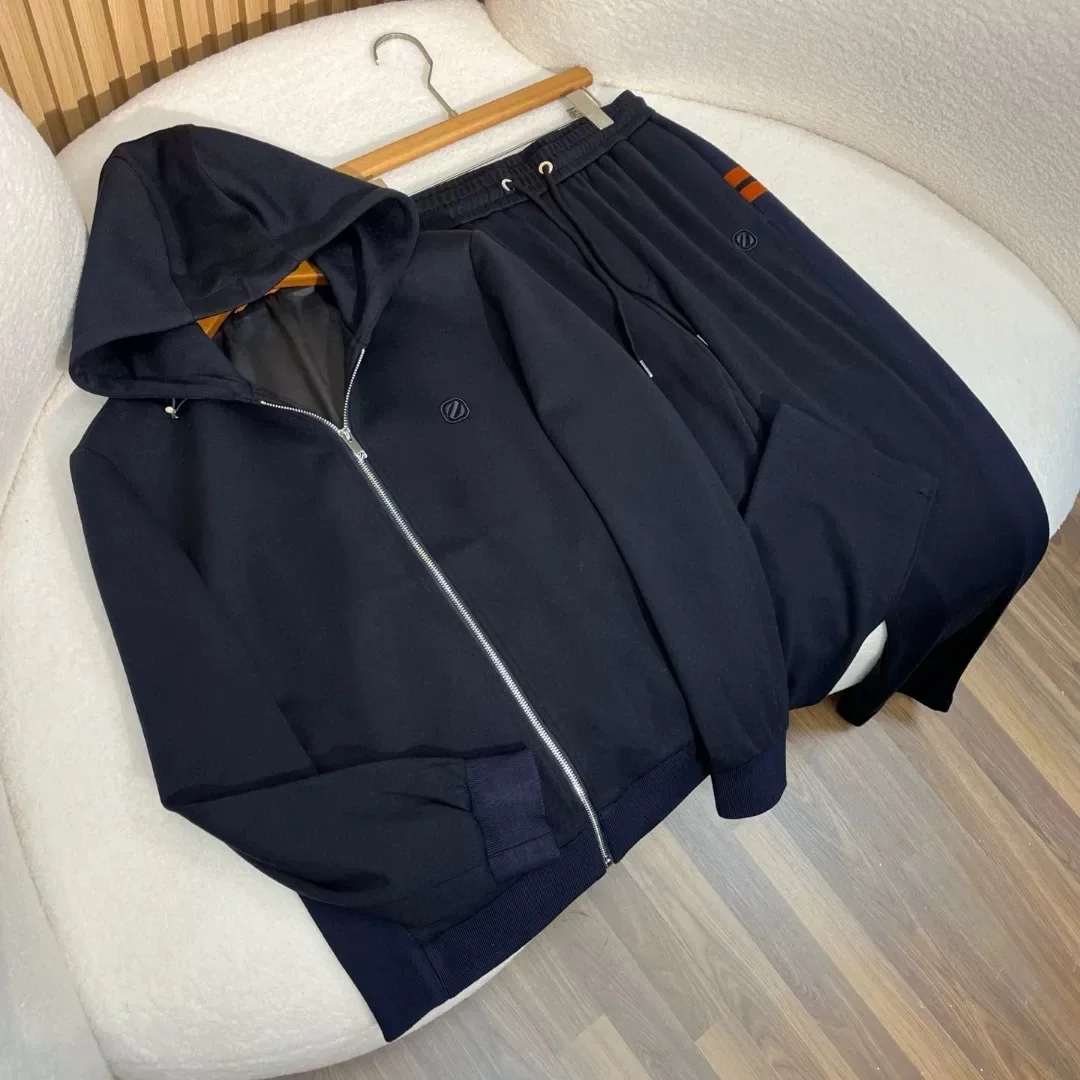Set sportivo casual da uomo italiano Sle Autunno Inverno Faion Jaet con cappuccio e pantaloni ricamati Abito a due pezzi per giovani