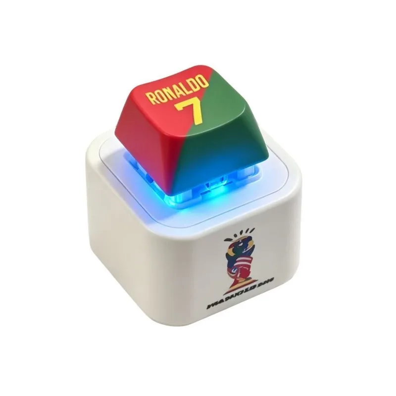 Neuer Cristiano Ronaldo Tastatur-Schlüsselanhänger mit Ton und Licht, Stressabbau-Spielzeug, Kreatives Scherzgeschenk, Anime