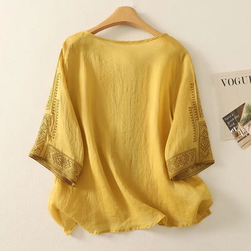 ผ้าฝ้ายผ้าลินินเย็บปักถักร้อยผู้หญิงเสื้อยืดหลวม Tee O-คอเสื้อบางสามในสี่แขนฤดูร้อน Retro เสื้อ