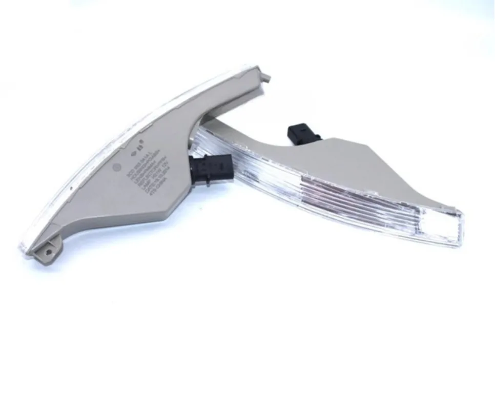 

Front Turn Signal Light DRL Bumper Light Assembly for VW Magotan B6 2007-2011