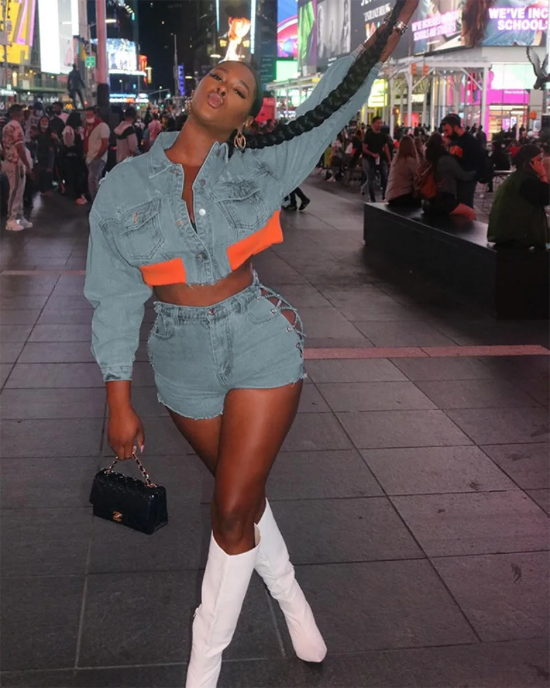 

Color Patchwork Denim 2 Two Piece Set Women Long Sleeve Buttons Short Jackets Top Metal Chain Button Fly Shorts Jeans Suit