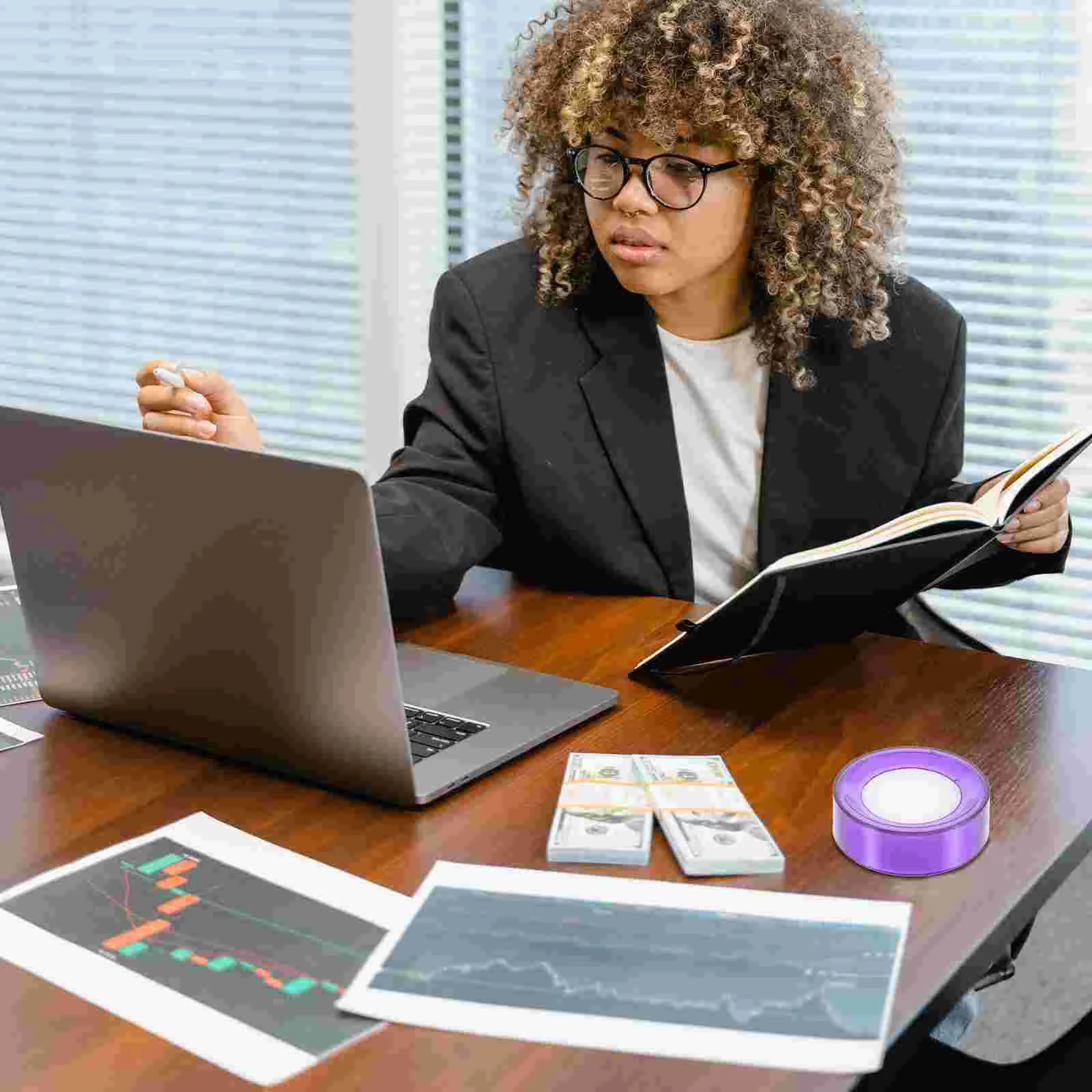 6Pcs Sponge Cup Wet Hand Fingertip Moistener Sponge Finger Wetted Tool for Counting Cash (Random Color)