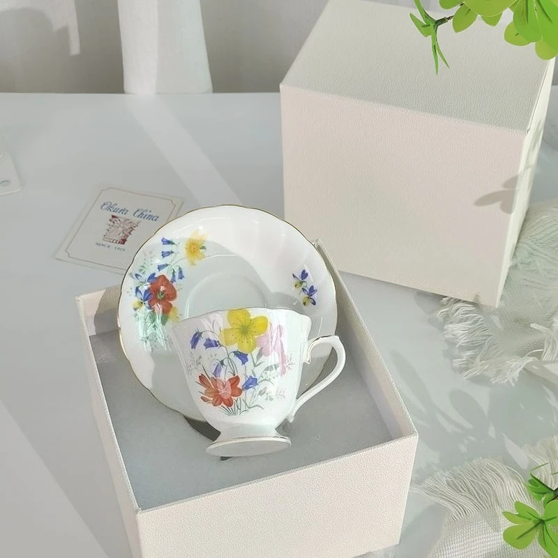 

Colorful Floral Japanese Coffee Cup and Saucer Cafe Household Bone Porcelain Cup and Saucer Gift Box Gift