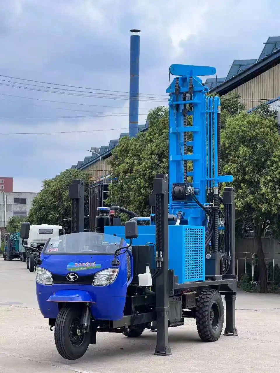Macchina per impianto di perforazione per pozzi d'acqua profonda personalizzata da 200 m montata su triciclo