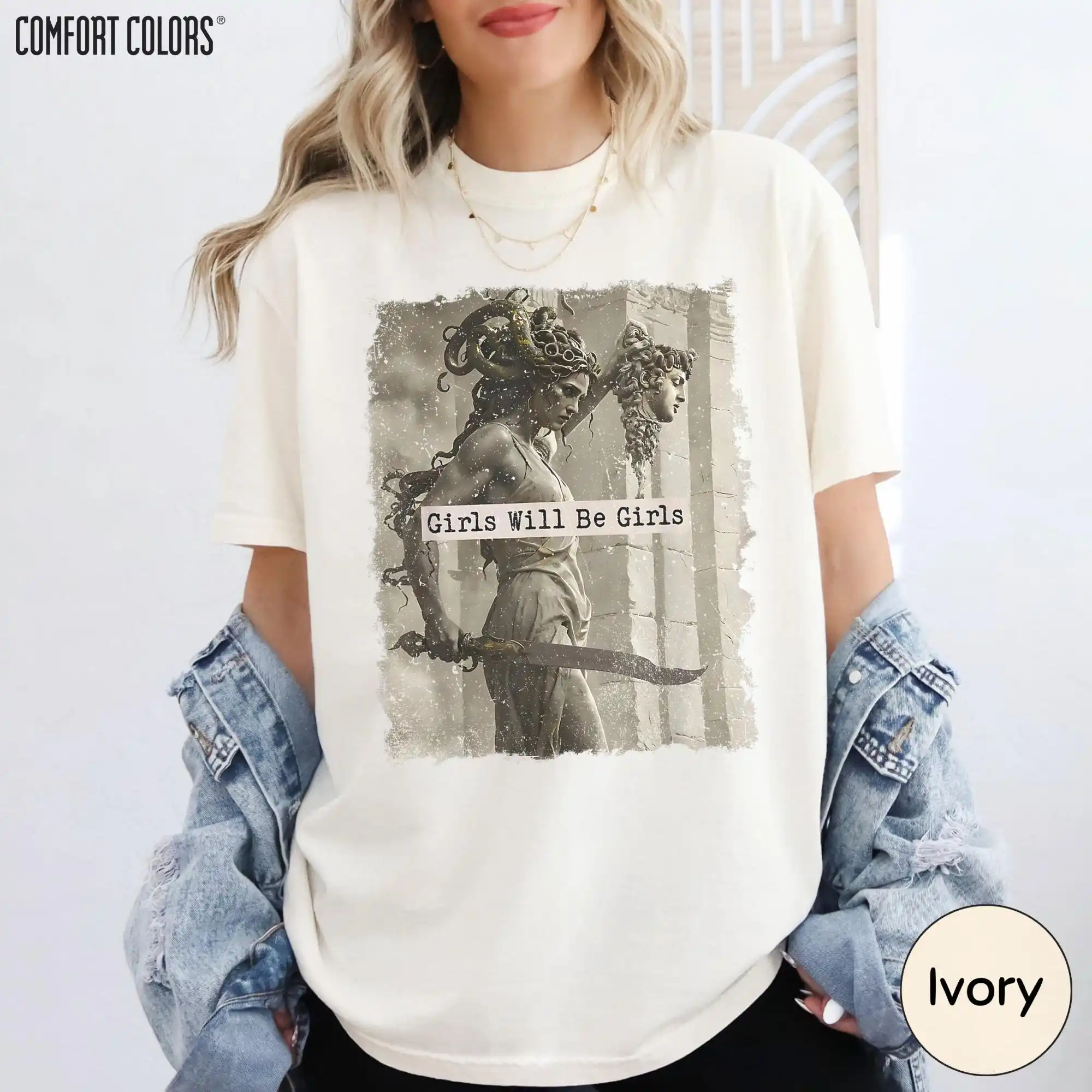 Vintage Medusa Comfort Colors Shirt, Girls Will Be Girls Feministisches Grafik-T-Shirt – Detail 5