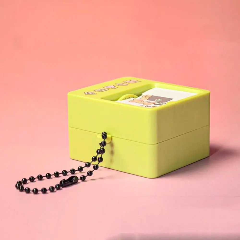 Plastic Mini Flip Book Animation Keychain Portable Automatic Page Turning Animation Drawing Pendant Diverting