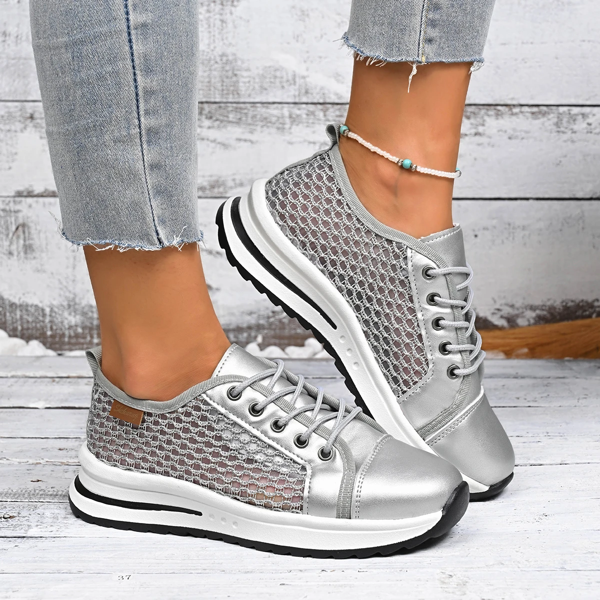 أحذية رياضية نسائية موضة الصيف حذاء كاجوال النساء القواطع الدانتيل جوفاء تنفس منصة أحذية رياضية مسطحة امرأة Zapatos De Mujer