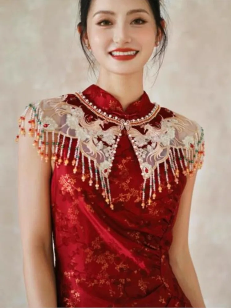 新しい中国風チャイナドレス、肩付きウェディング乾杯ドレス、ショール、赤いお祝いアクセサリー、タッセル、フェイクカラー、ニッチ