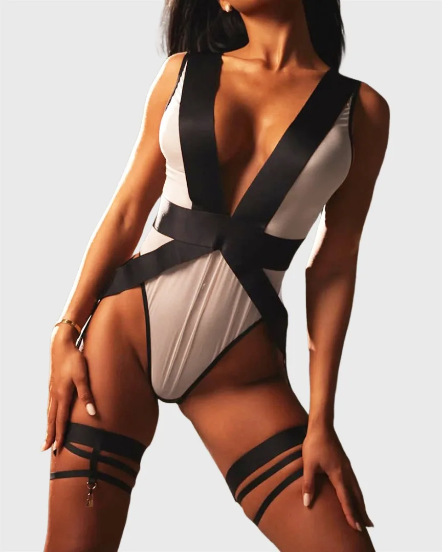 Lingerie Cougar Femme Ultra Hot Passion Taekwondo Body à entrejambe ouvert avec sangles de jambe, décolleté plongeant, sous-vêtements sensuels et séduisants pour femmes