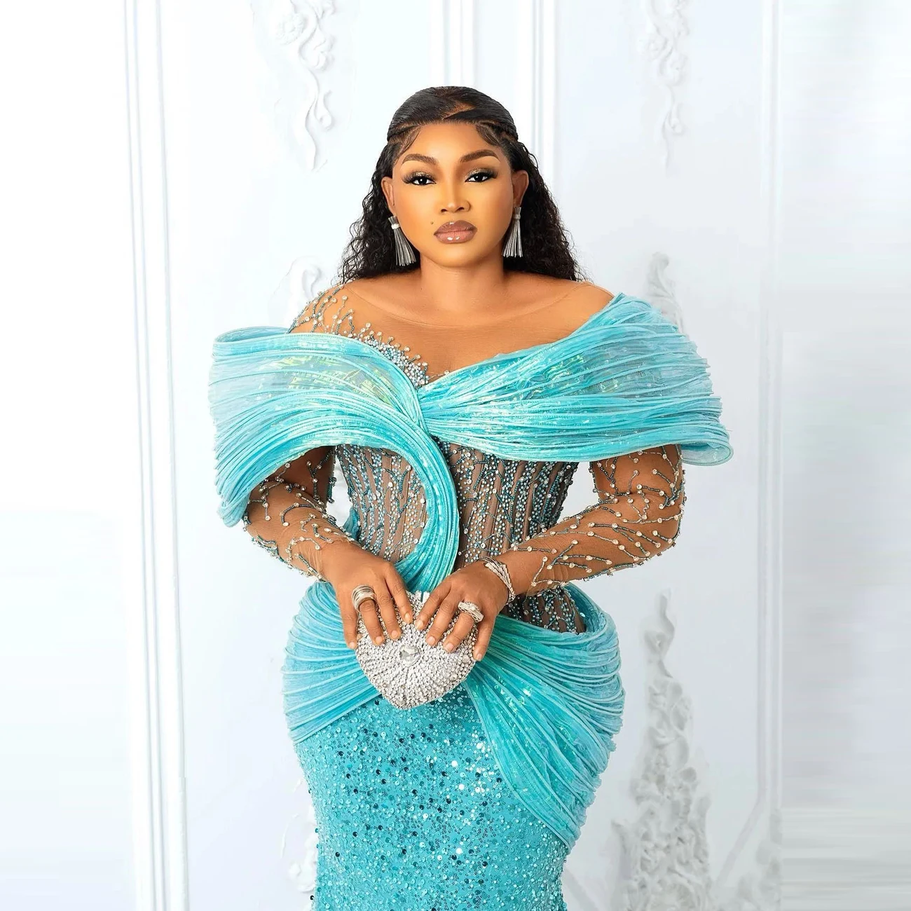 Sky Blue Sequined Evening Dresses Scoop Sheer Neck Long Sleevs robes de soirée Aso Ebi Prom Dress Plus Size Women Party Gowns