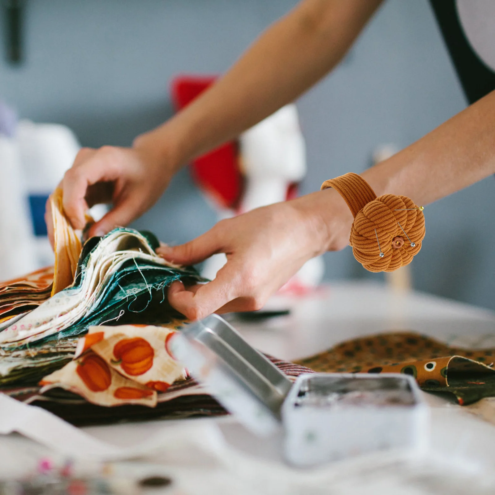 

Wrist Pin Cushion Adjustable Corduroy Fabric For Sewing Quilting Diy Handcraft Tool Ring Holder Pumpkin Shape