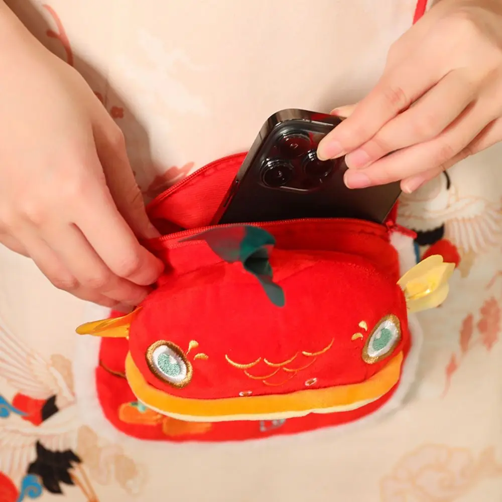 ラッキーマネー蛇年ぬいぐるみクロスボディバッグ赤いパケット白猫子猫金魚ぬいぐるみバックパック漫画伝統的