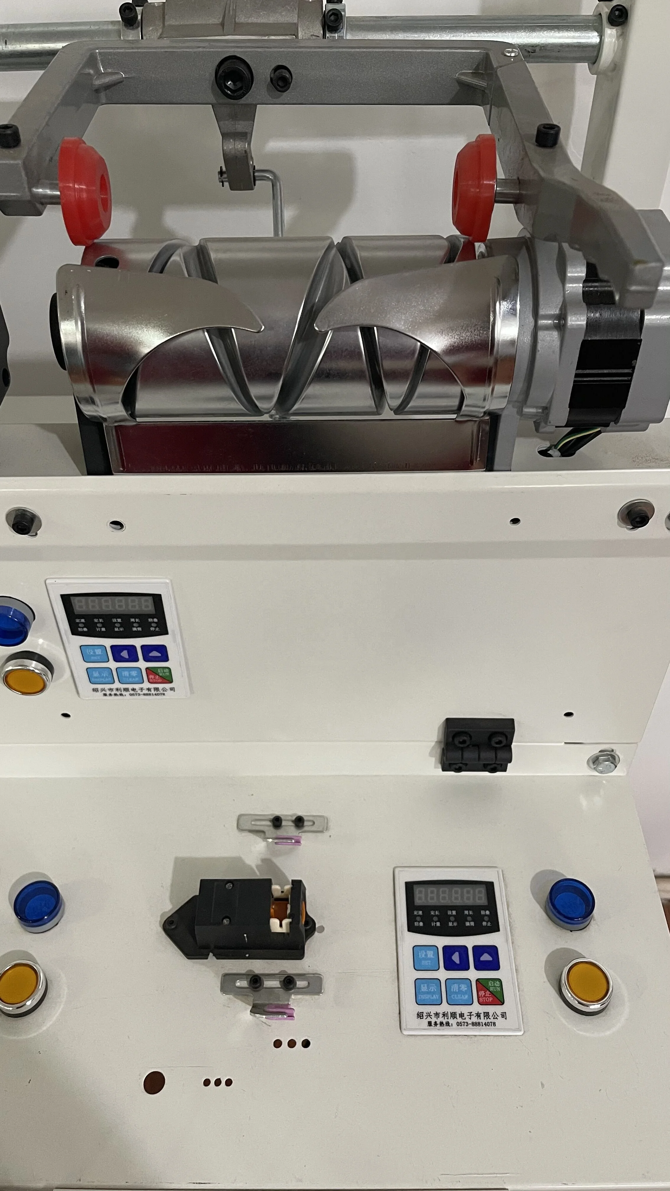 Automatische Hochgeschwindigkeits-Garnwickelmaschine mit einer Spindel