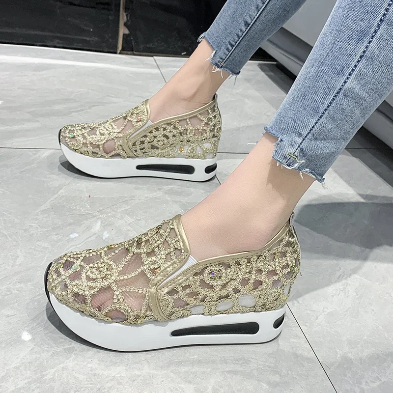 Platform zeppe Sneakers donna ricamo floreale Mesh Sneakers donna Slip on Casual comode scarpe col tacco per donna Tenis Feminino