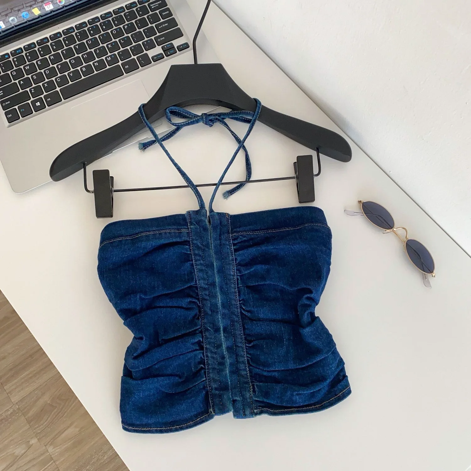 Girls Summer New Neck Strap Strapless Vest 2026 Summer New Pleated Slim Fit Zipper Denim Top