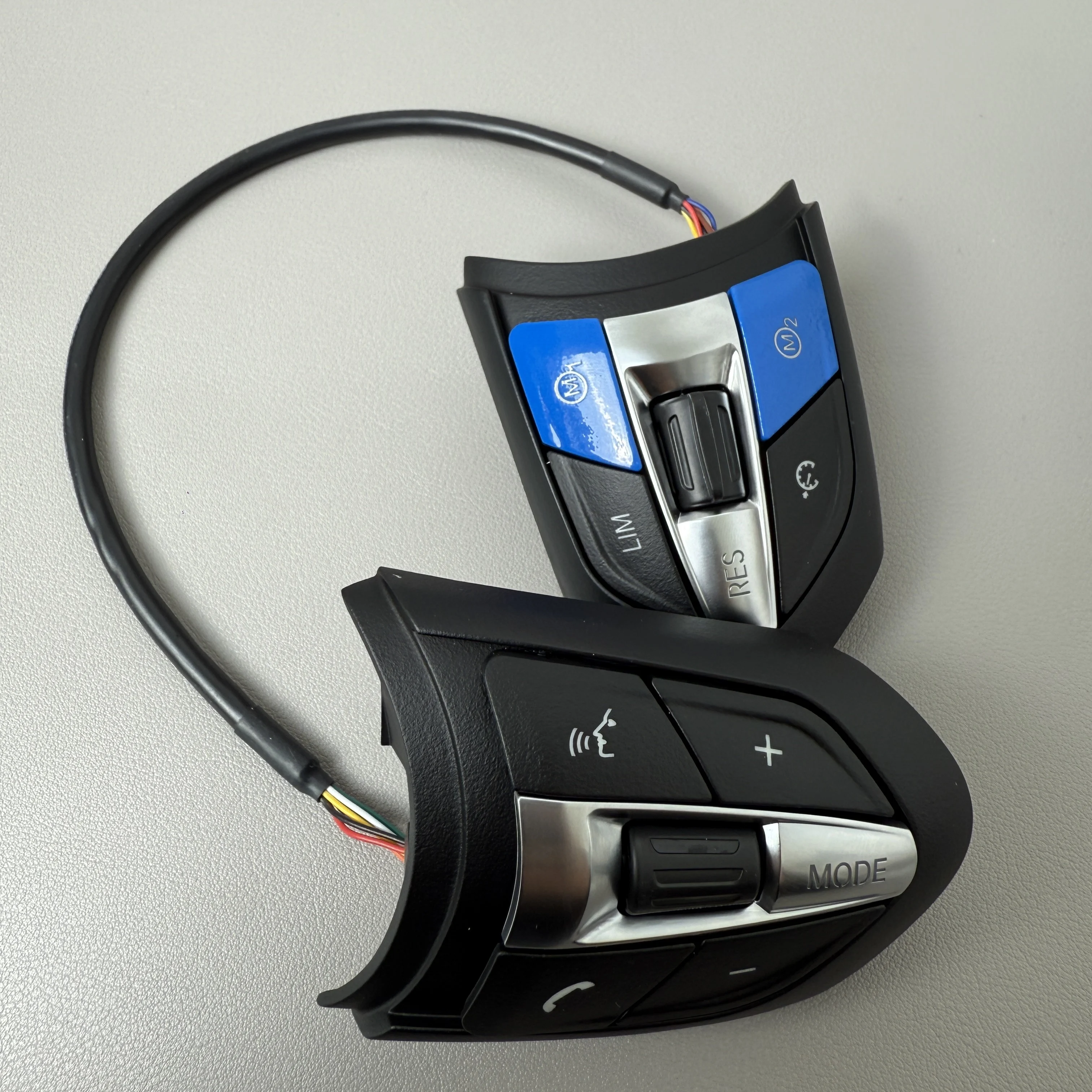 Auto Lenkrad RES MODUS Taste Abdeckung Für BMW F10 F11 F30 F31 F34 F01 F02 F07 F06 F12 F25 F26 F15 F16 M2 M3 M4 M5 X5M X6M