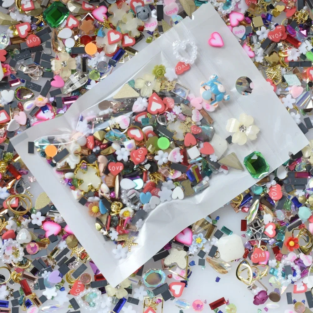 30g Wholesale Random Mixed Bulk Copper Resin Glass Rhinestones 3D Stones Figures Beads Charms Christmas Phone Case DIY Accessory